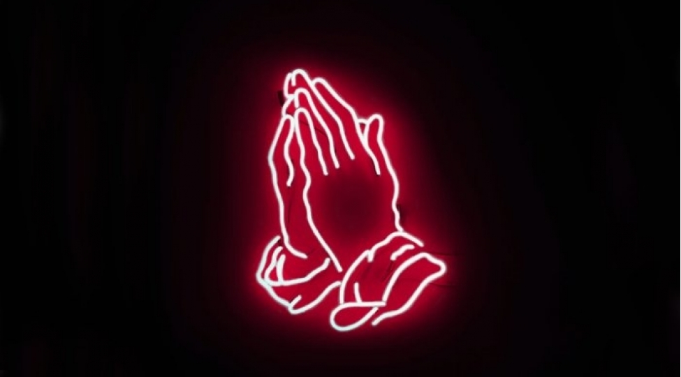 ne-uchun-xristianlar-yehudiler-ve-muselmanlar-duanin-ardindan-amin-deyirler