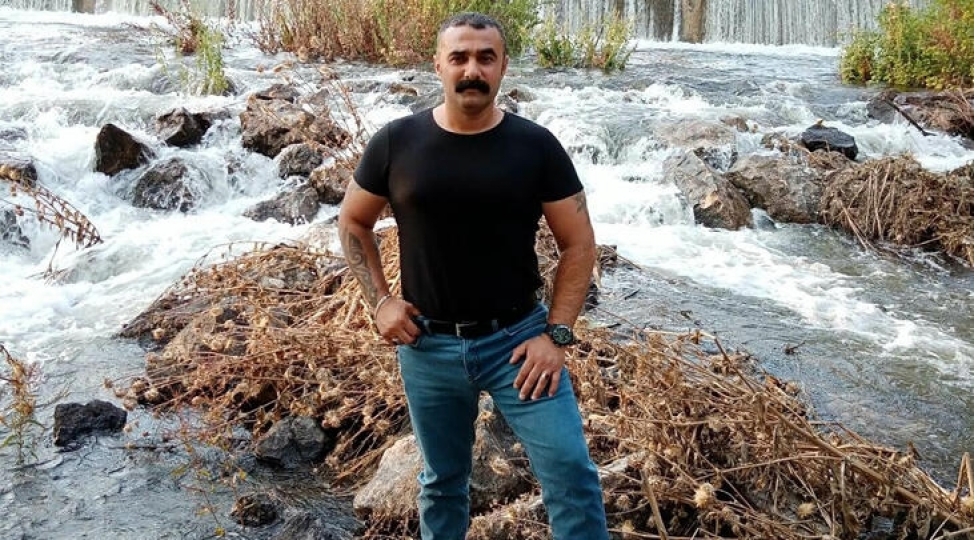 iple-agaca-bagladiqlari-adami-doyub-oldurduler