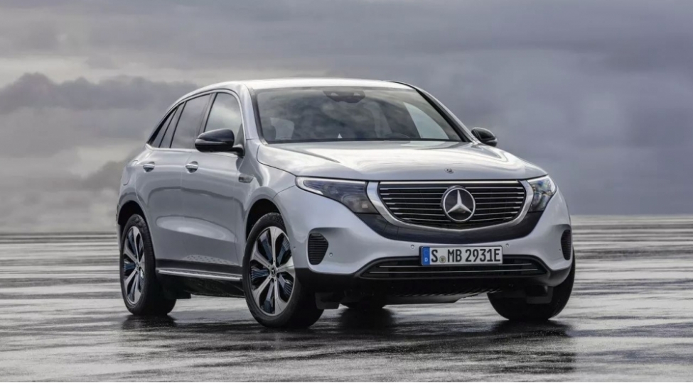 mercedes-teslaya-reqib-oldu