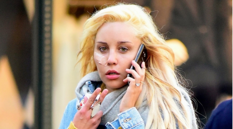 shizofreniyadan-eziyyet-cheken-meshhurlar-foto