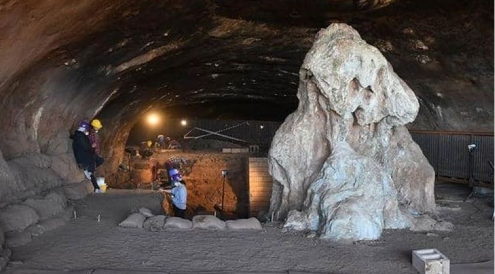 afrikadaki-magarada-18-milyon-illik-dash-aletler-tapilib-foto