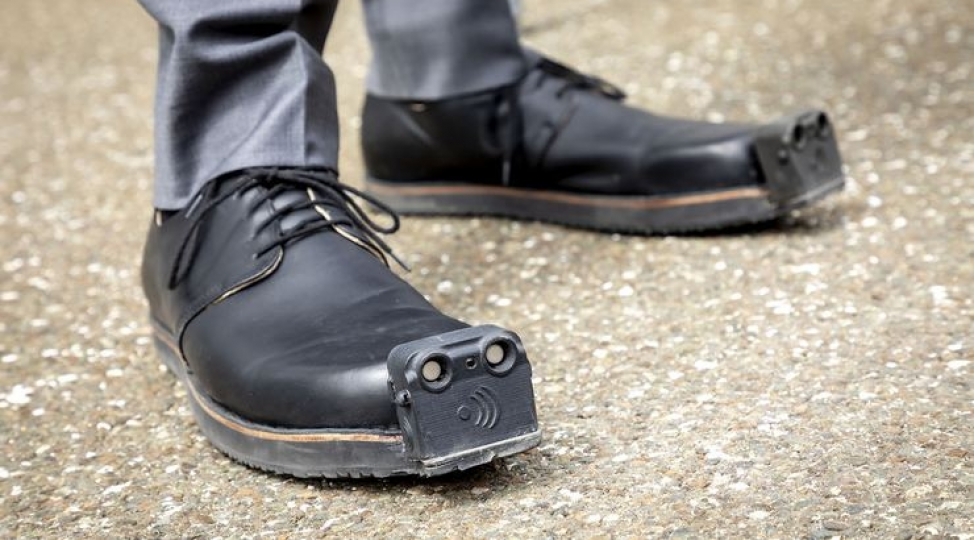 avstriyada-gozden-eliller-uchun-agilli-ayaqqabilar-hazirlanib-foto