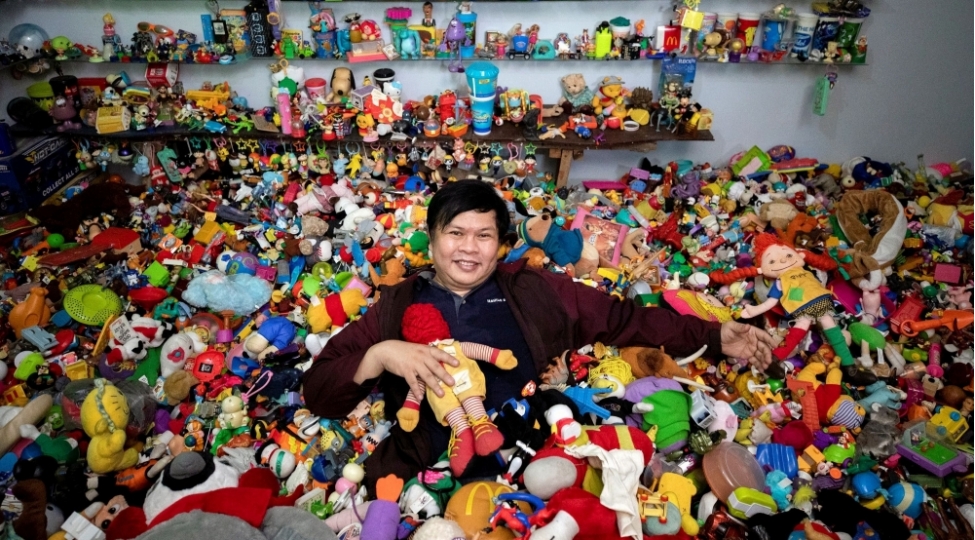 fast-food-restoranlarin-oyuncaqlarindan-kolleksiya-yigan-filippinli-foto