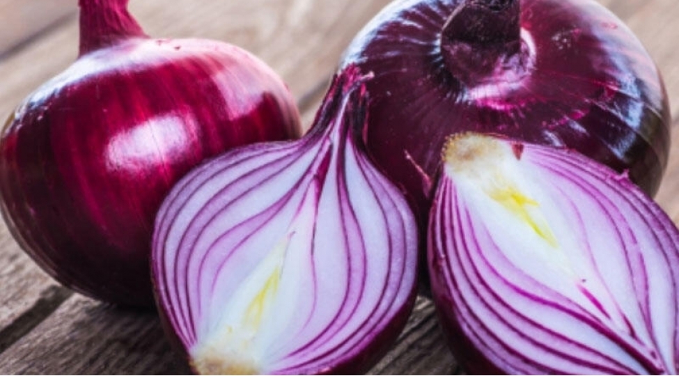 covid-19-a-qarshi-qirmizi-sogan