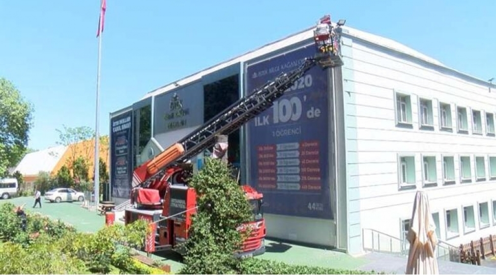 mektebin-divari-qopdu-ichinden-gorun-ne-chixdifoto