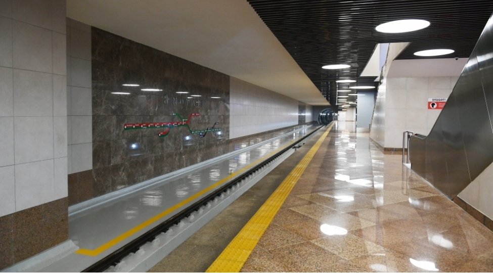 28-may-stansiyasinda-qatar-yoluna-dushen-sernishin-olub