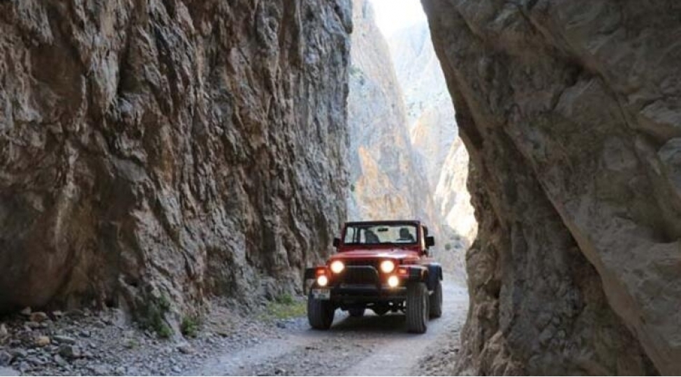 bu-yolu-kechmek-cesaret-teleb-edir-fotovideo