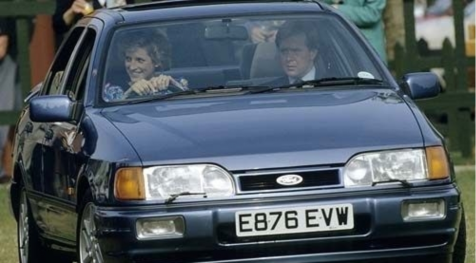 shahzade-diananin-avtomobili-herraca-chixarildi