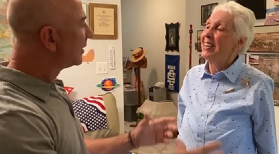 82-yashli-amerikali-qadin-kosmosa-seyahet-edecek