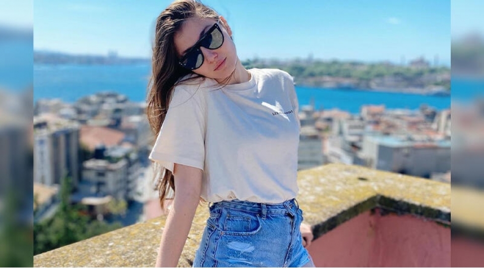 dolunayin-aktrisasi-cazibedar-bedenini-numayish-etdirdi-foto