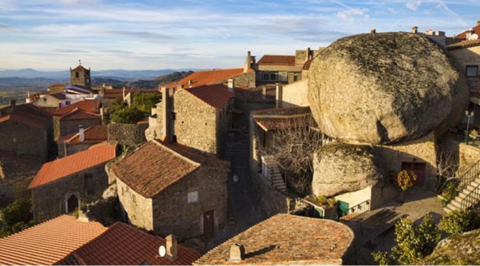 qayalar-altinda-qesebe-monsantofoto