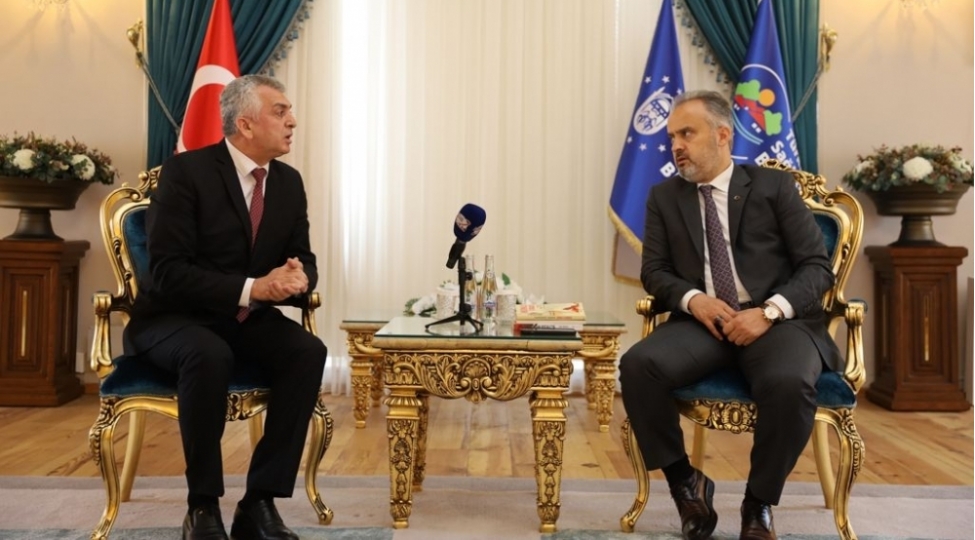 alinur-aktash-azerbaycanin-turkiyeye-gosterdiyi-yardim-esl-qardashliq-numunesidir