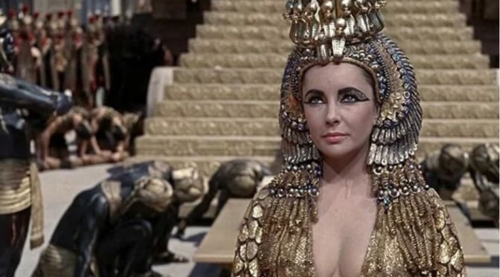 tarix-dersliklerinde-oxumadiginizi-indi-oxuyun