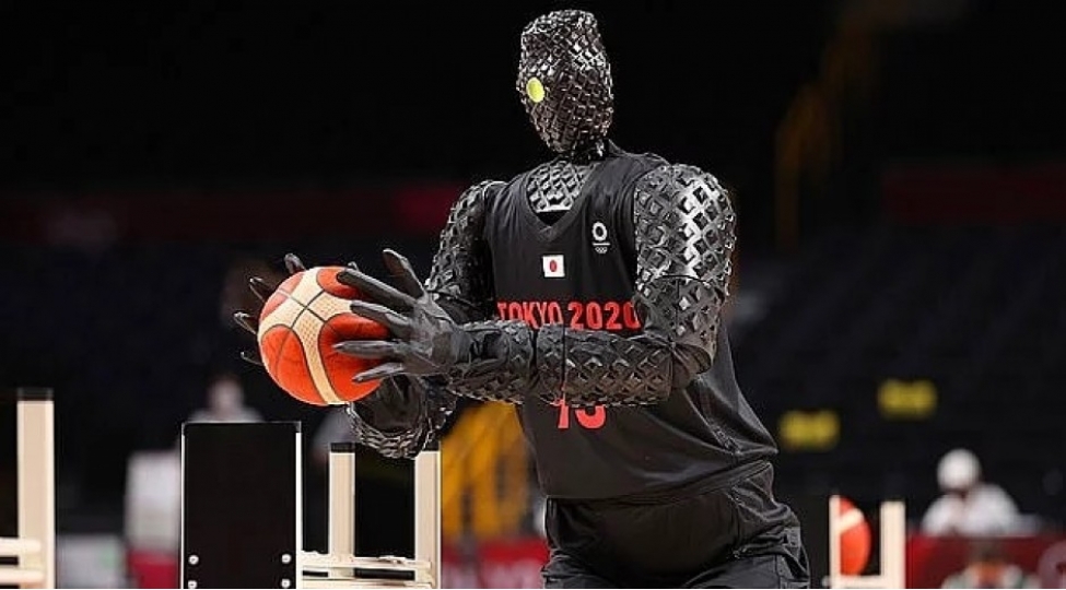 bu-robot-her-kesi-chox-teeccublendirdi-fotovideo