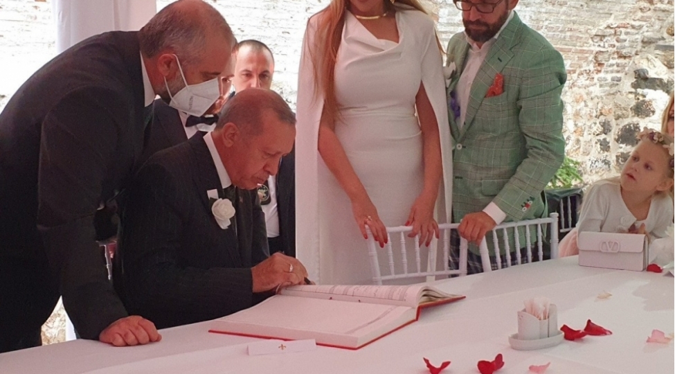 erdogan-bosniya-muselmanlari-liderinin-qizinin-toyunda-shahidlik-edib