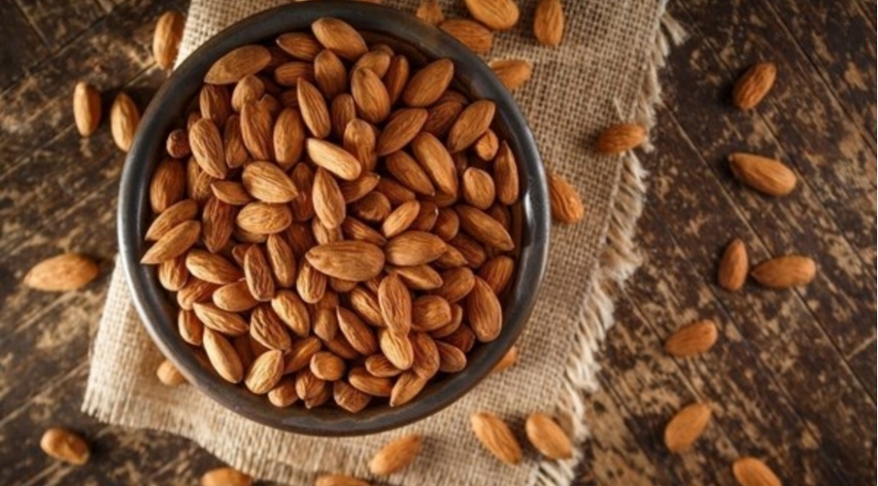 badam-en-faydali-qidalardan-biridir