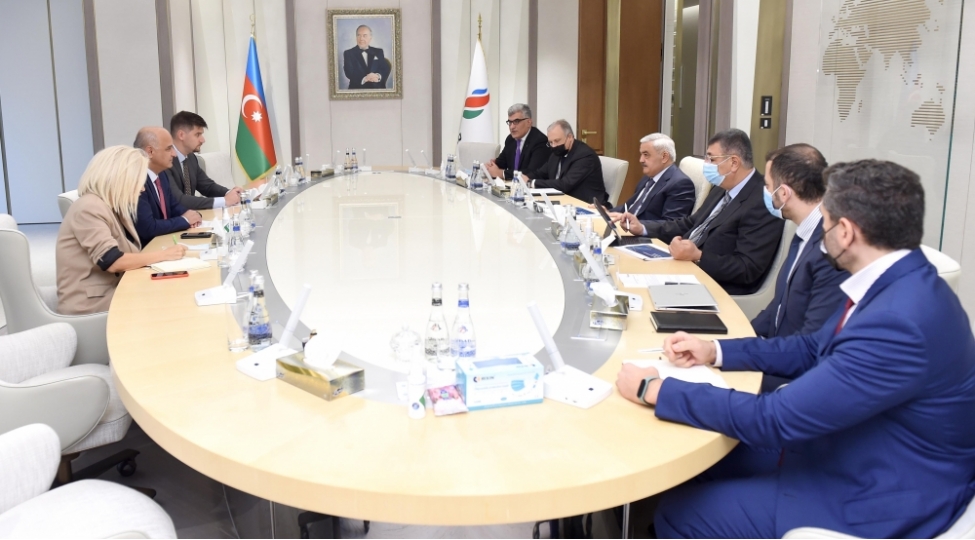 baker-hughesun-reqamsal-hell-uzre-rehberleri-ile-gorush-kechirilib-foto