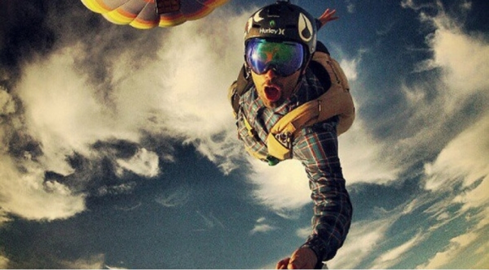 dunyada-selfi-chekerken-379-nefer-heyatini-itirib