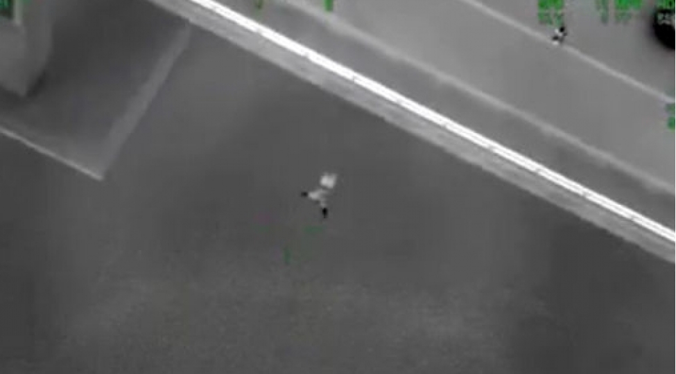 polisden-qachan-ozunu-korpuden-chaya-atdi-video