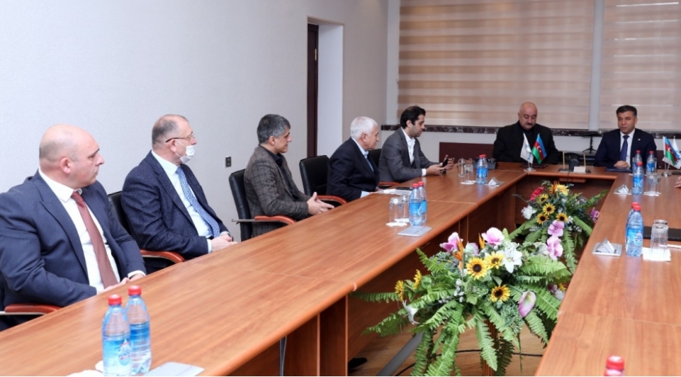 azeriqaz-ib-ile-gence-cihazqayirma-zavodu-asc-arasinda-memorandum-imzalandi-foto