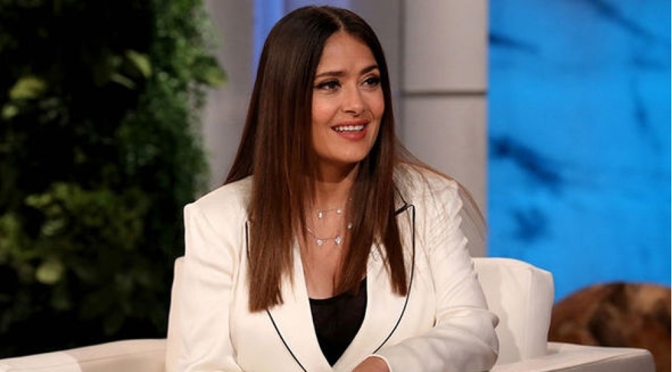 hollivud-ulduzu-evinden-ruhlari-qovmasindan-danishdi