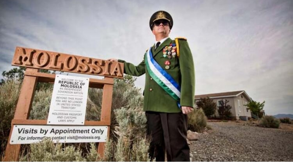 olkeni-tek-bashina-idare-edir-foto