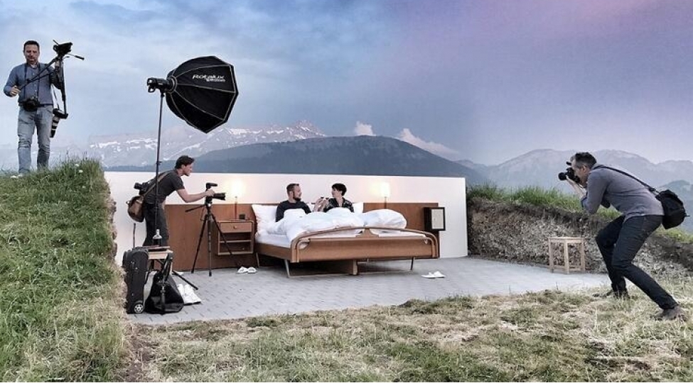 dami-ve-divari-olmayan-qeyri-adi-otelfoto