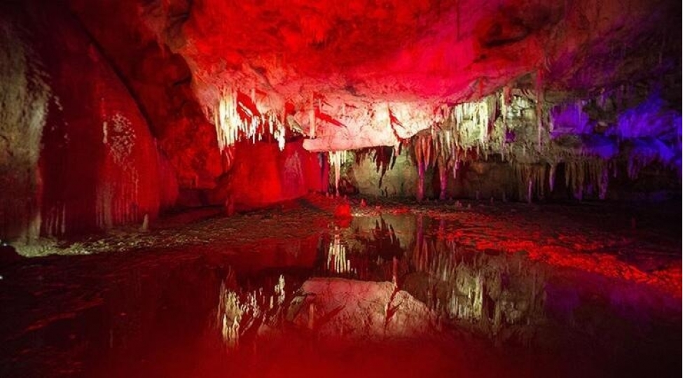 rengini-deyishen-maraqli-magarafoto