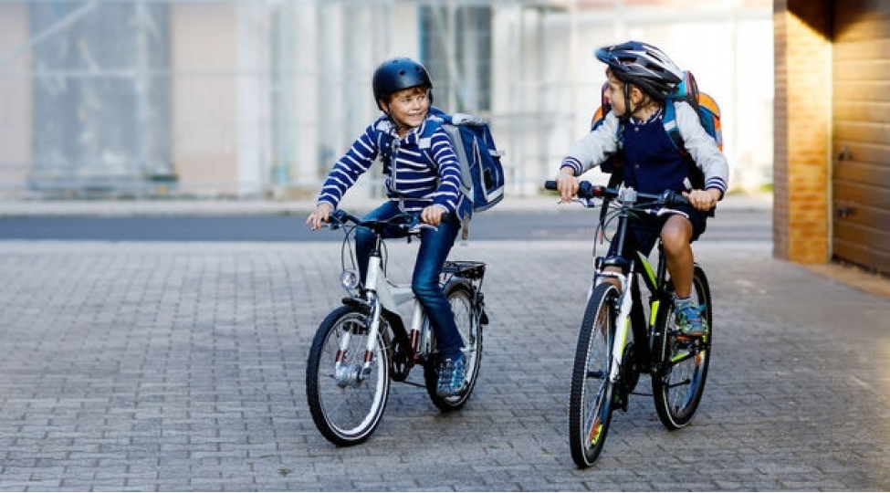 mektebe-velosipedle-gelen-shagirdlere-kriptovalyuta-verilecek