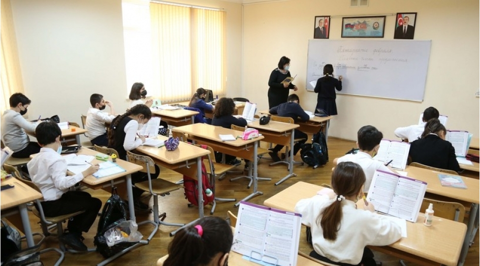 daha-2-mektebde-eyani-dersler-berpa-olunub