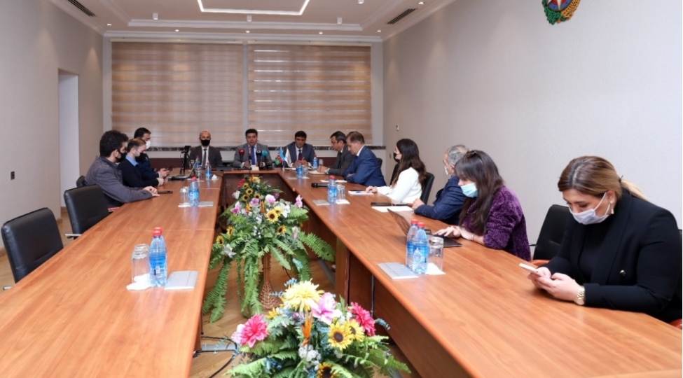 azeriqaz-media-numayendeleri-uchun-novbeti-achiq-qapi-aksiyasi-kechirib