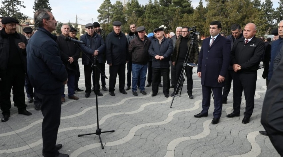 azeriqaz-gencede-sahibkarlarla-gorush-kechirib