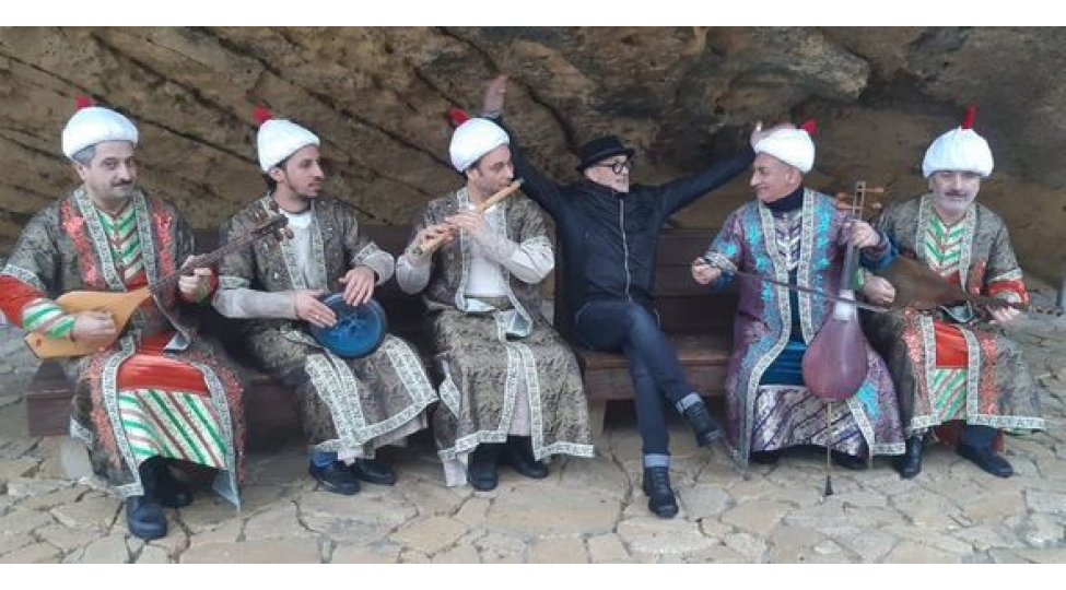 meshhur-dj-qavaldashda-chixish-edib-fotovideo