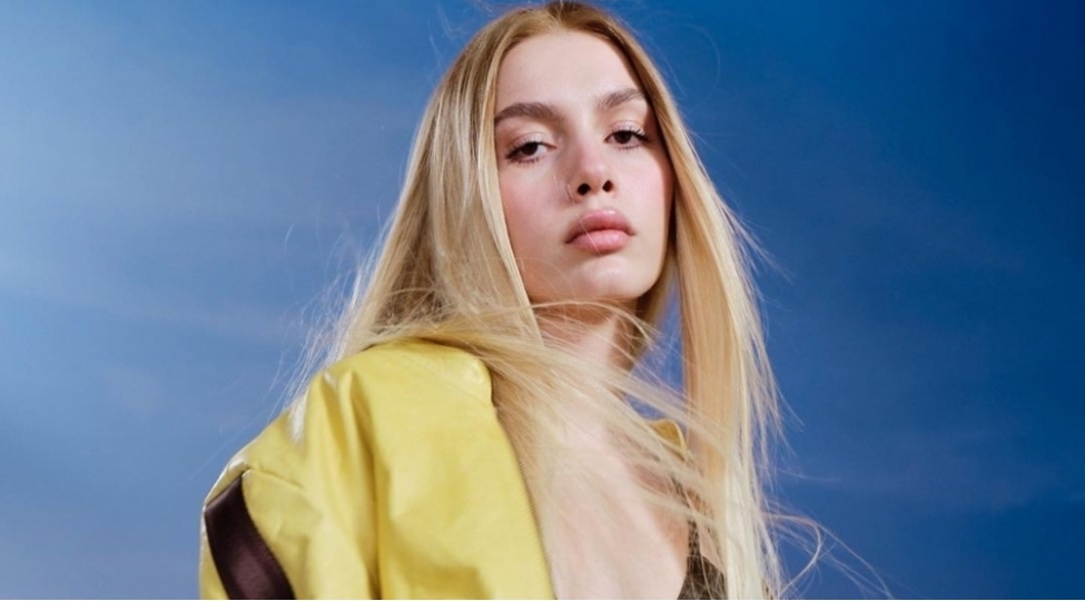 aleyna-onunla-sevgilidir