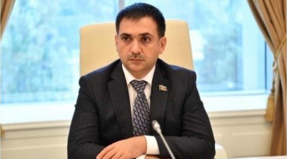 eliabbas-salahzade-1990-ci-il-20-yanvar-tariximizin-qehremanliq-ve-sheref-sehifesidir