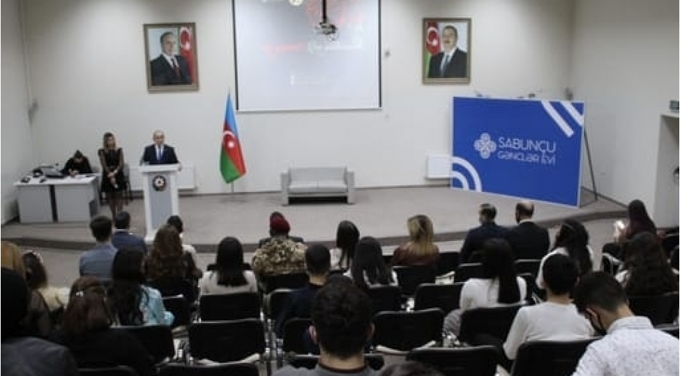 azerbaycan-medeniyyeti-sosial-platformasi-20-yanvar-faciesine-hesr-olunmush-tedbir-kechirib