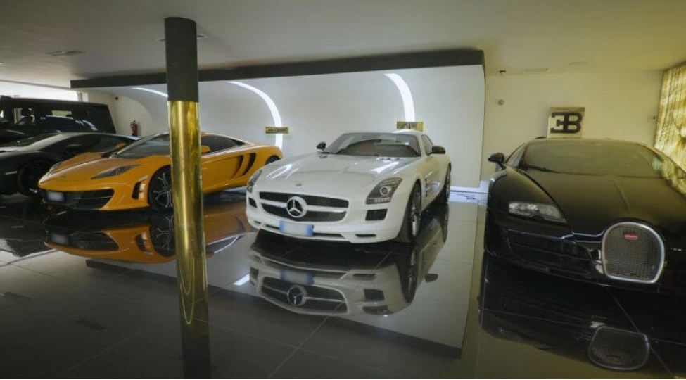 20-milyonluq-avtopark-kimindir-fotolar