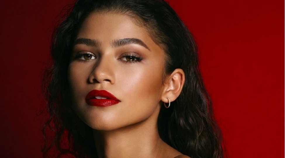 filmde-chekilmek-uchun-10-milyon-alacaq