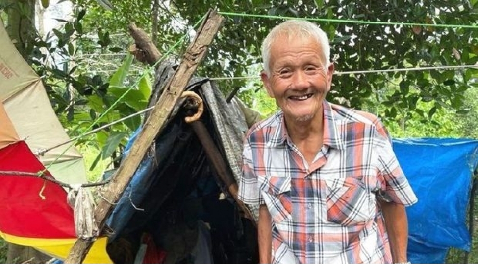 sinqapurda-otuz-il-meshede-yashayan-yashli-kishi-tapilib