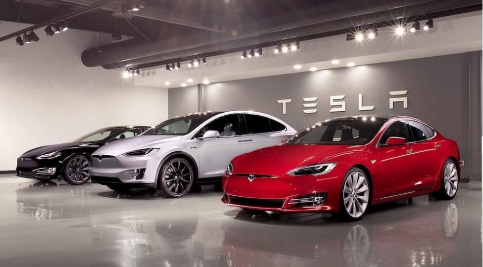 tesla-turkiyede-resmi-numayendeliyini-achib
