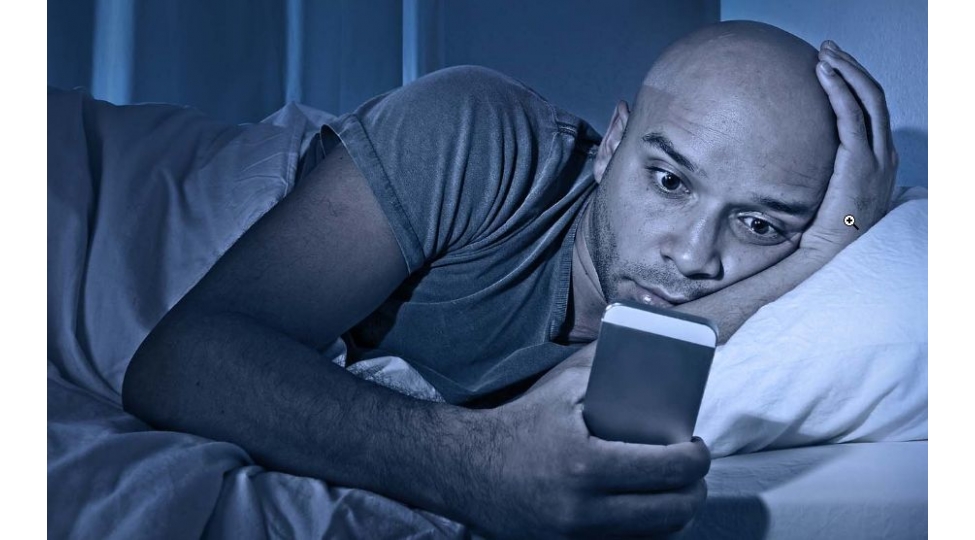 mobil-telefonlar-beyin-shishlerine-sebeb-olur