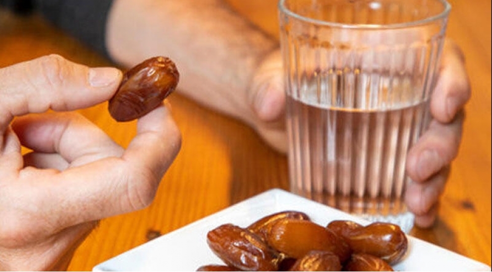 bu-shexsler-oruc-tuta-bilmez-professor-achiqladi