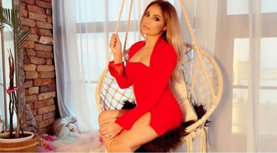 nigar-camal-kokelmekden-bezib-elzasayagi-sher-yazdifoto