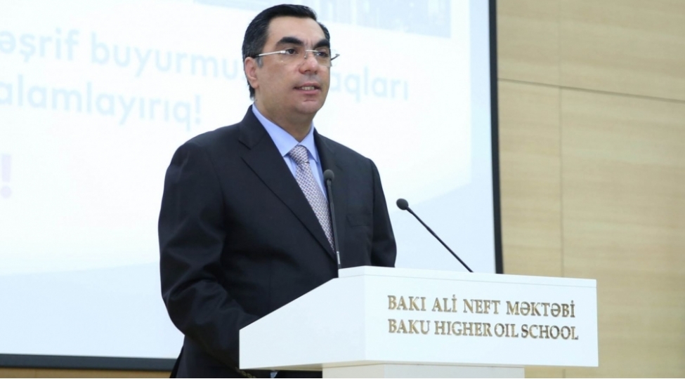 baki-ali-neft-mektebinde-telebe-ve-genc-tedqiqatchilarin-iii-beynelxalq-elmi-konfranslarinin-achilishi-olub-foto