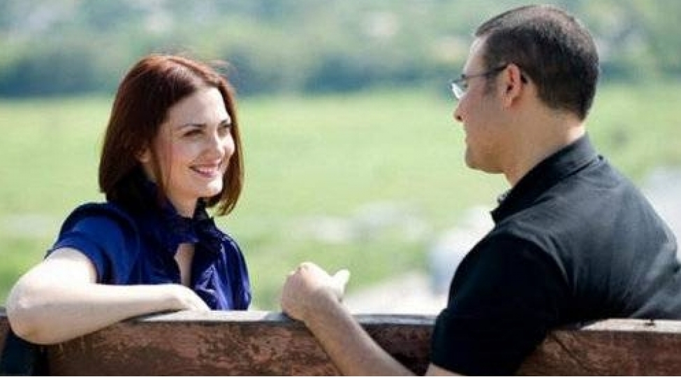 Uy qurilishi porno fotosuratlar mmf Yosh bokira qizlarning fotosuratlariga qarang