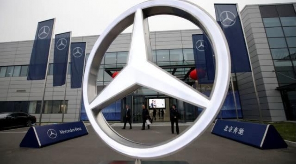 mercedes-17-minden-chox-avtomobili-geri-chagirir