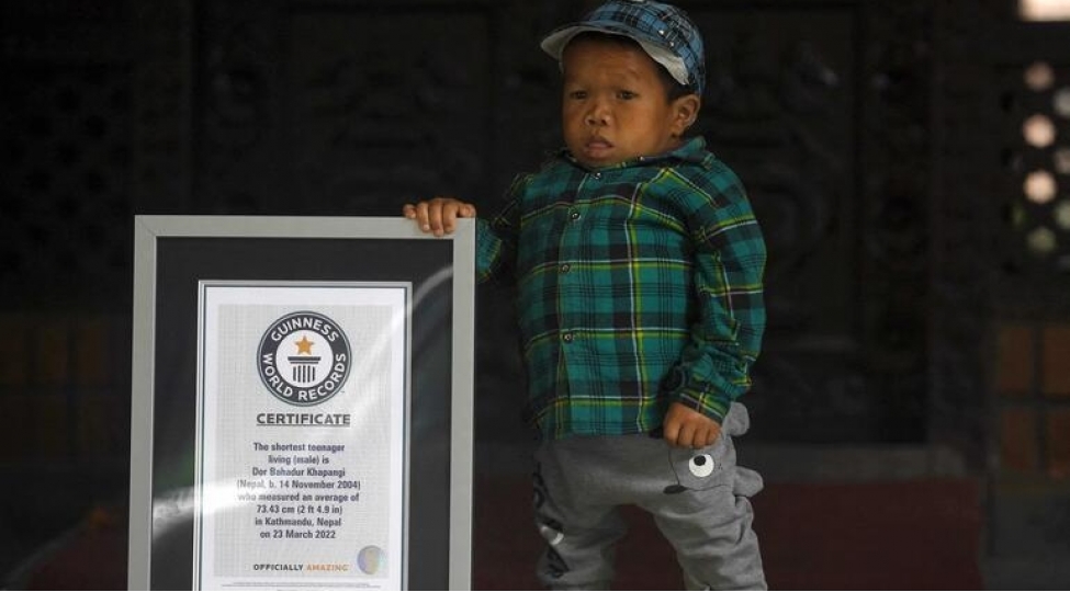 o-dunyanin-en-qisaboylu-gencidir-fotovideo