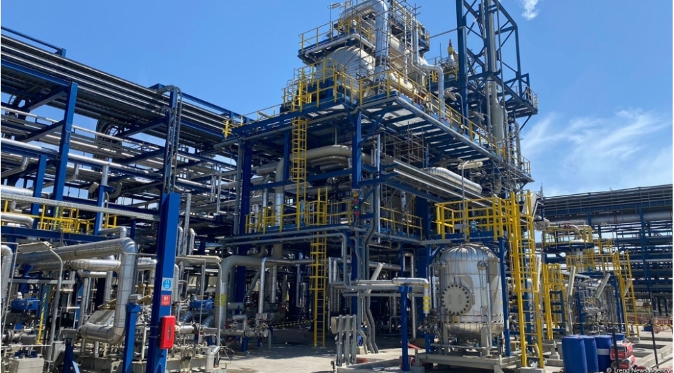 baki-neft-emali-zavodunda-xezer-regionunun-diger-olkelerinin-de-nefti-emal-olunacaq