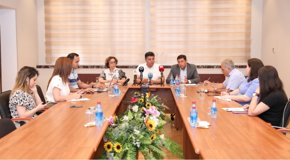 azeriqaza-shikayetlerin-ve-muracietlerin-sayi-azalir-foto