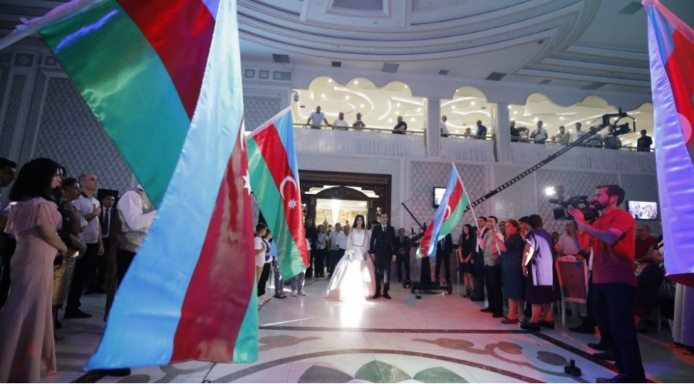 socar-veten-muharibesi-qazisini-tebrik-edib-foto